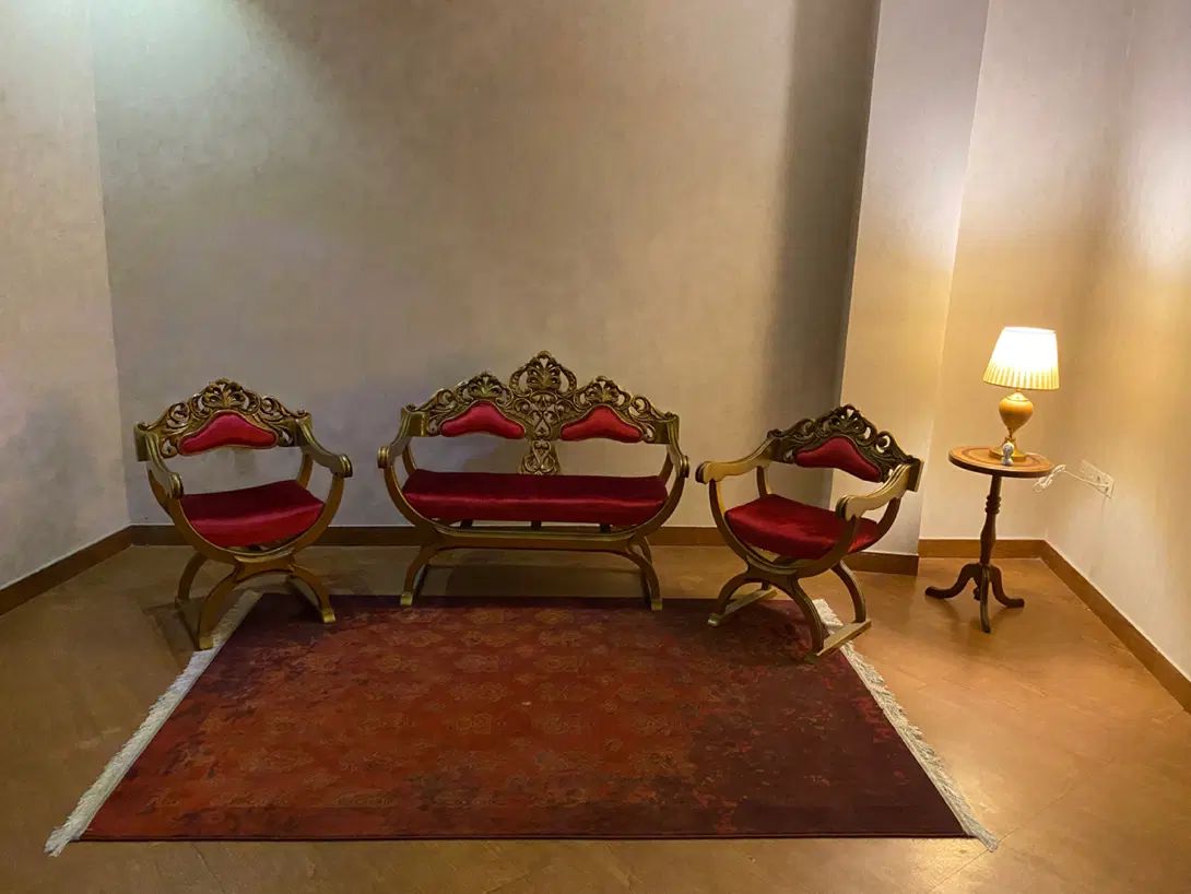 فروش ست کامل مبل انتیک خاص ، فرش ، اباژور و میز|مبلمان خانگی و میز عسلی|رشت, کاکتوس|دیوار
