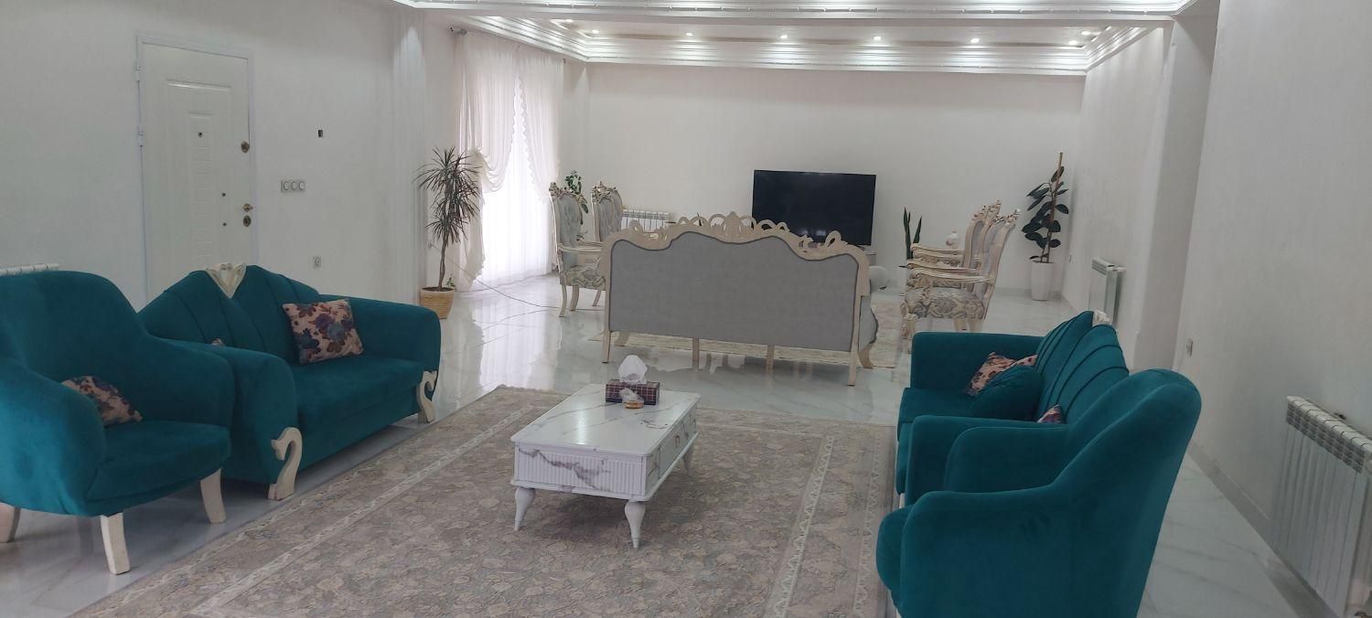 مبل استیل ۹ نفره و مبل راحتی ۷ نفره کاملا سالم|مبلمان خانگی و میز عسلی|فومن, |دیوار