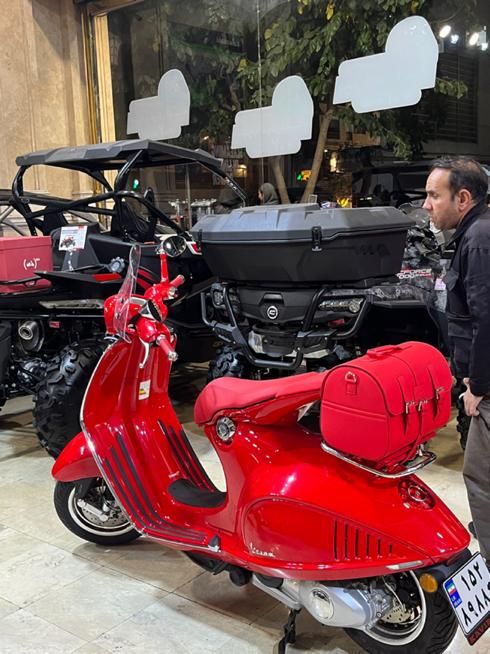 وسپا ۹۴۶ رد vespa red 946|موتورسیکلت|تهران, سعادت‌آباد|دیوار