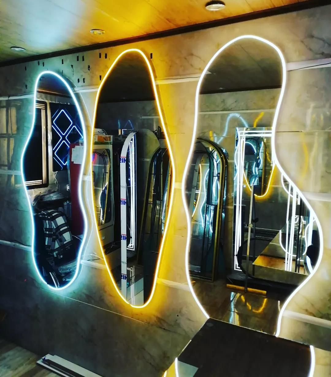 آینه دفرمه نئونی|آینه|ارومیه, |دیوار