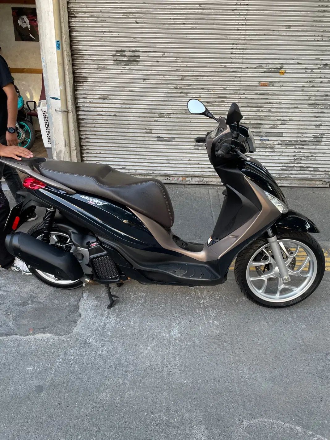 پیاجیو مدلی 150 cc اصلی 1402|موتورسیکلت|تهران, آبشار|دیوار
