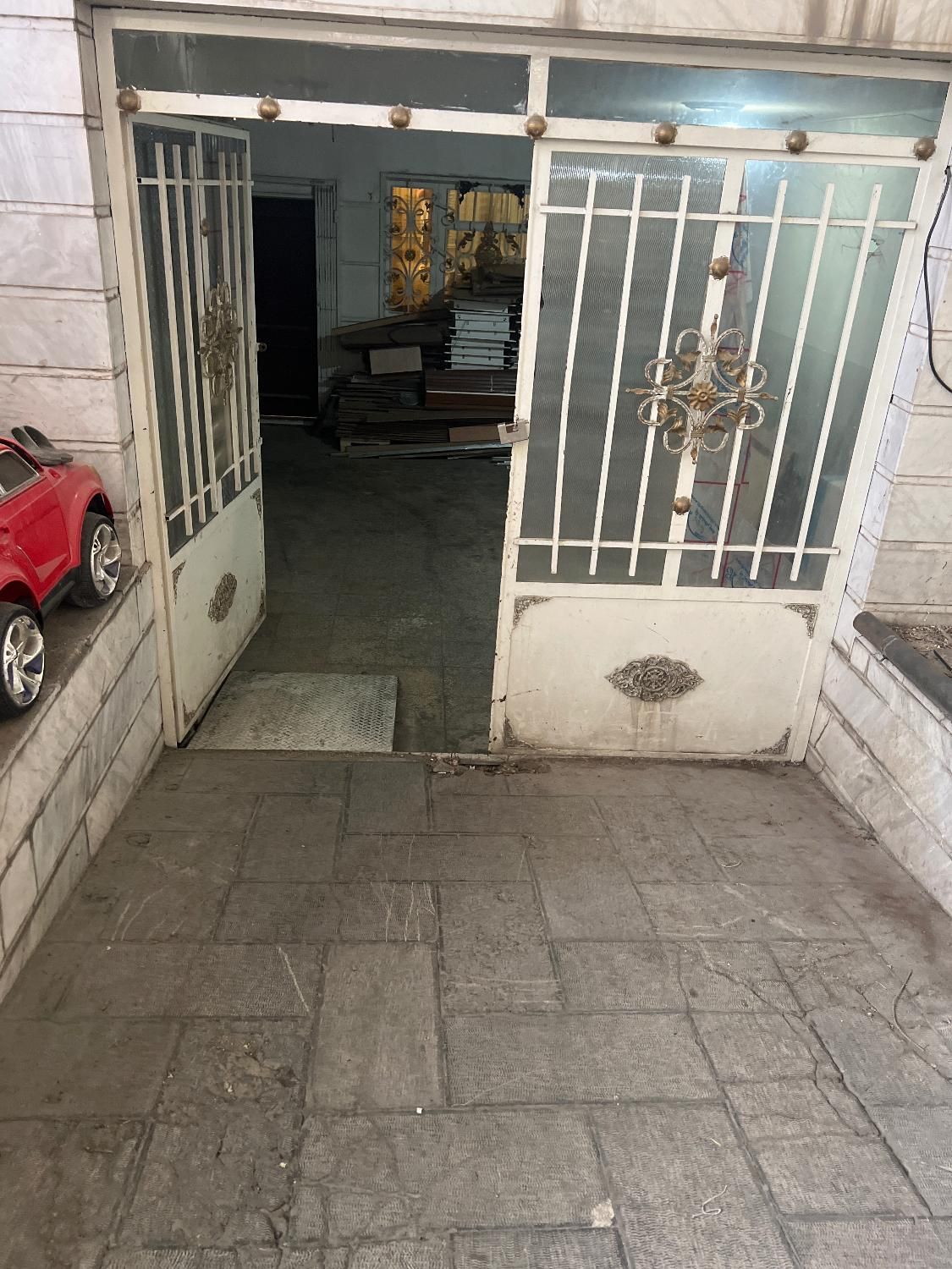 انبار مسقف مطمئن|اجارهٔ دفتر صنعتی، کشاورزی، تجاری|تهران, منیریه|دیوار