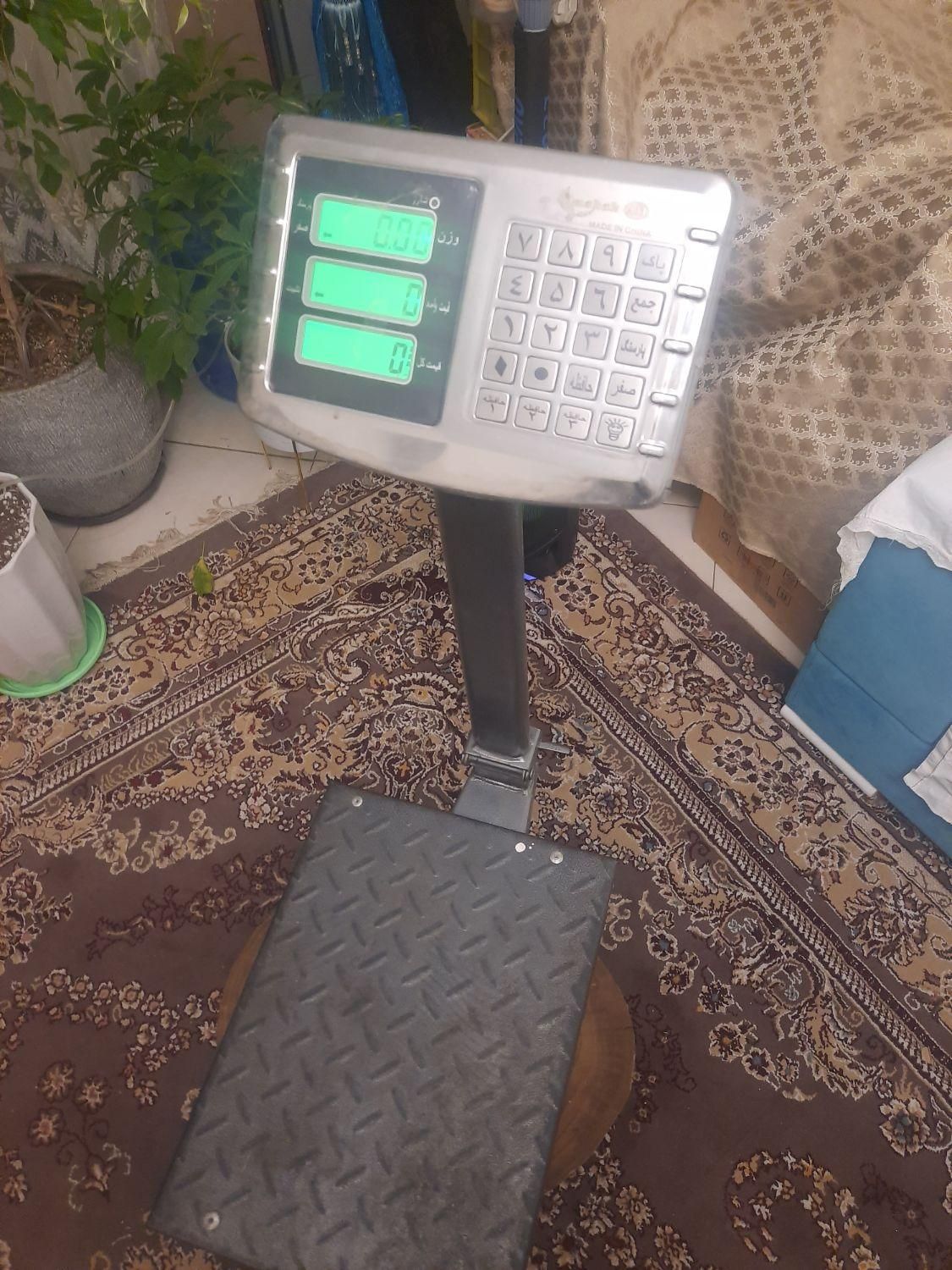 باسکول۱۵۰ کیلویی محک تاشو شارژی|فروشگاه و مغازه|تهران, المهدی|دیوار