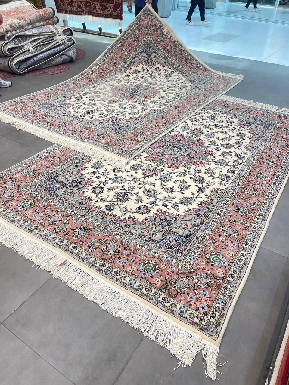 فرش دستباف( بساک ) جفت ۶ متریه حاشیه رنگی یزد|فرش|مشکیندشت, |دیوار