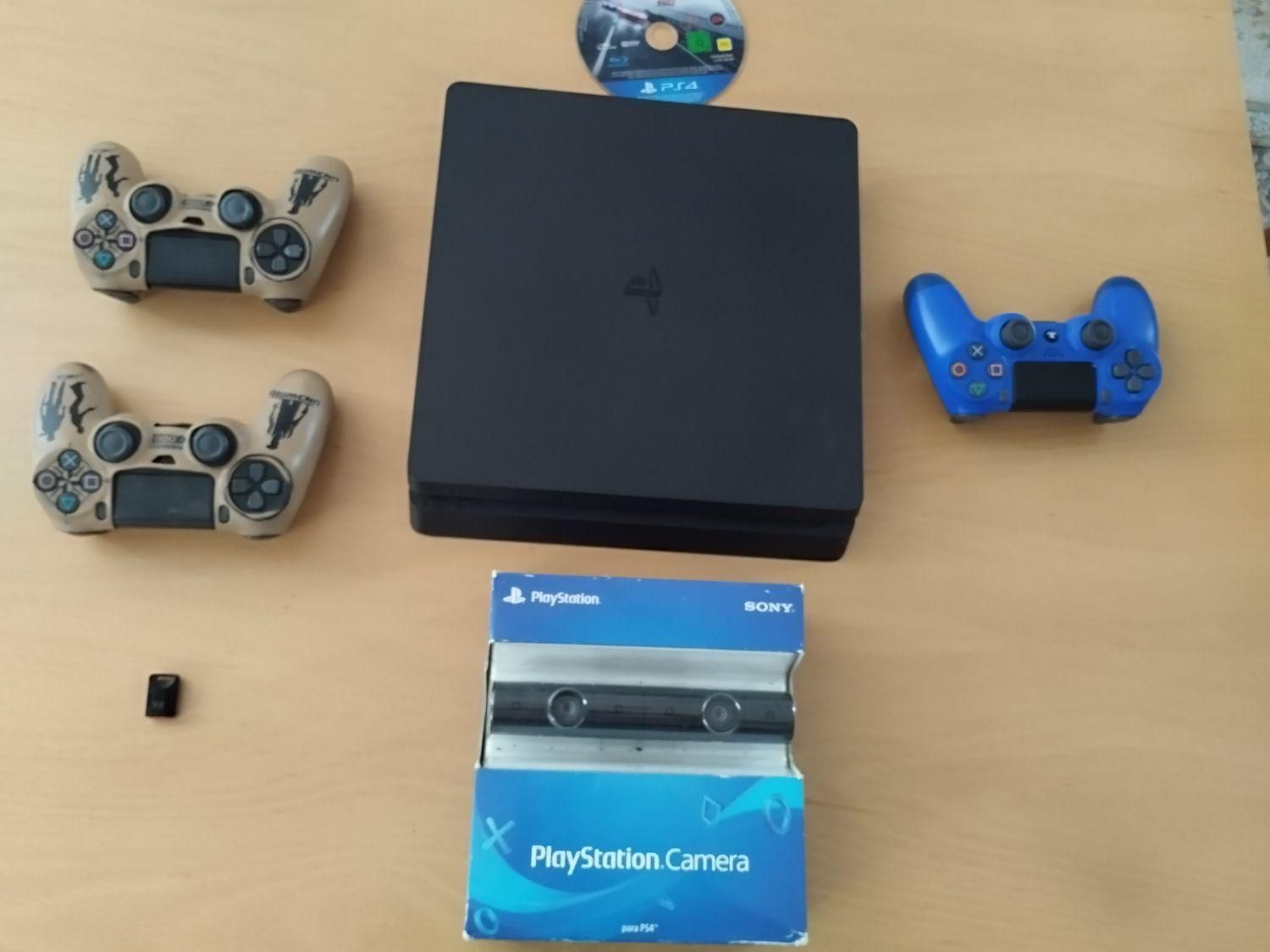 ps4 اسلیم سه دسته به همراه کینکت|کنسول، بازی ویدئویی و آنلاین|شیراز, شهرک بهشتی|دیوار