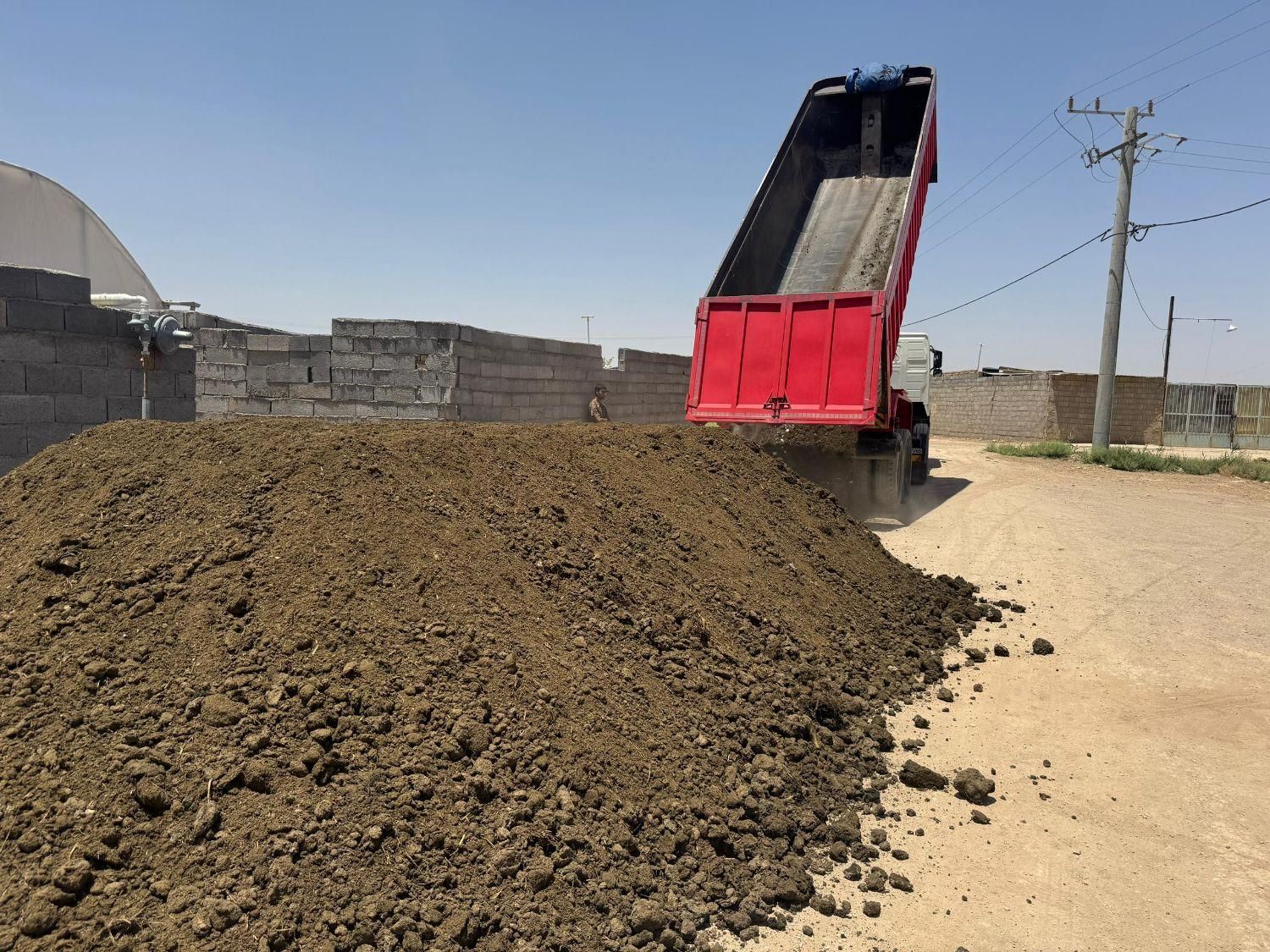 زیارتعلی رودان بندر کود مرغی گاوی فقط تریلی|خدمات باغبانی و درختکاری|میناب, |دیوار