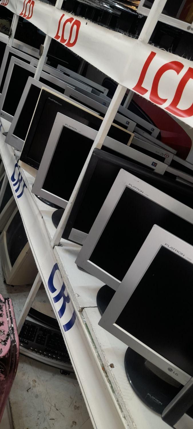 مانیتور ۱۵ اینچ lcd|قطعات و لوازم جانبی رایانه|اصفهان, مصلی|دیوار
