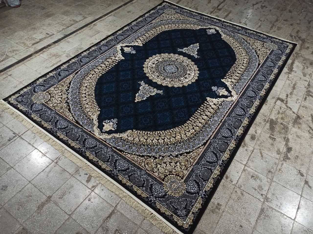 فروش فرش و تابلو فرش به علت تغییر شغل|فرش|مرند, |دیوار