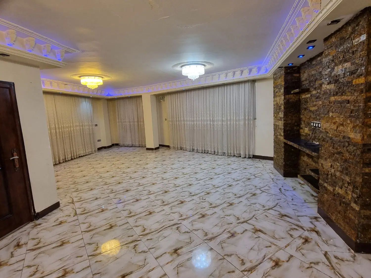 خانه اجاره ای اجاره آپارتمان و خانه۲۰۰ متری ۴خوابه|اجارهٔ آپارتمان|لردگان, |دیوار