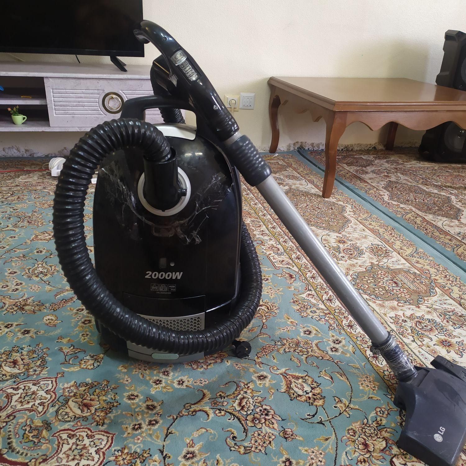 جاروبرقی ال جی 2000 وات کنترل روی دسته|جاروبرقی، جارو شارژی، بخارشو|اصفهان, کوی امام|دیوار