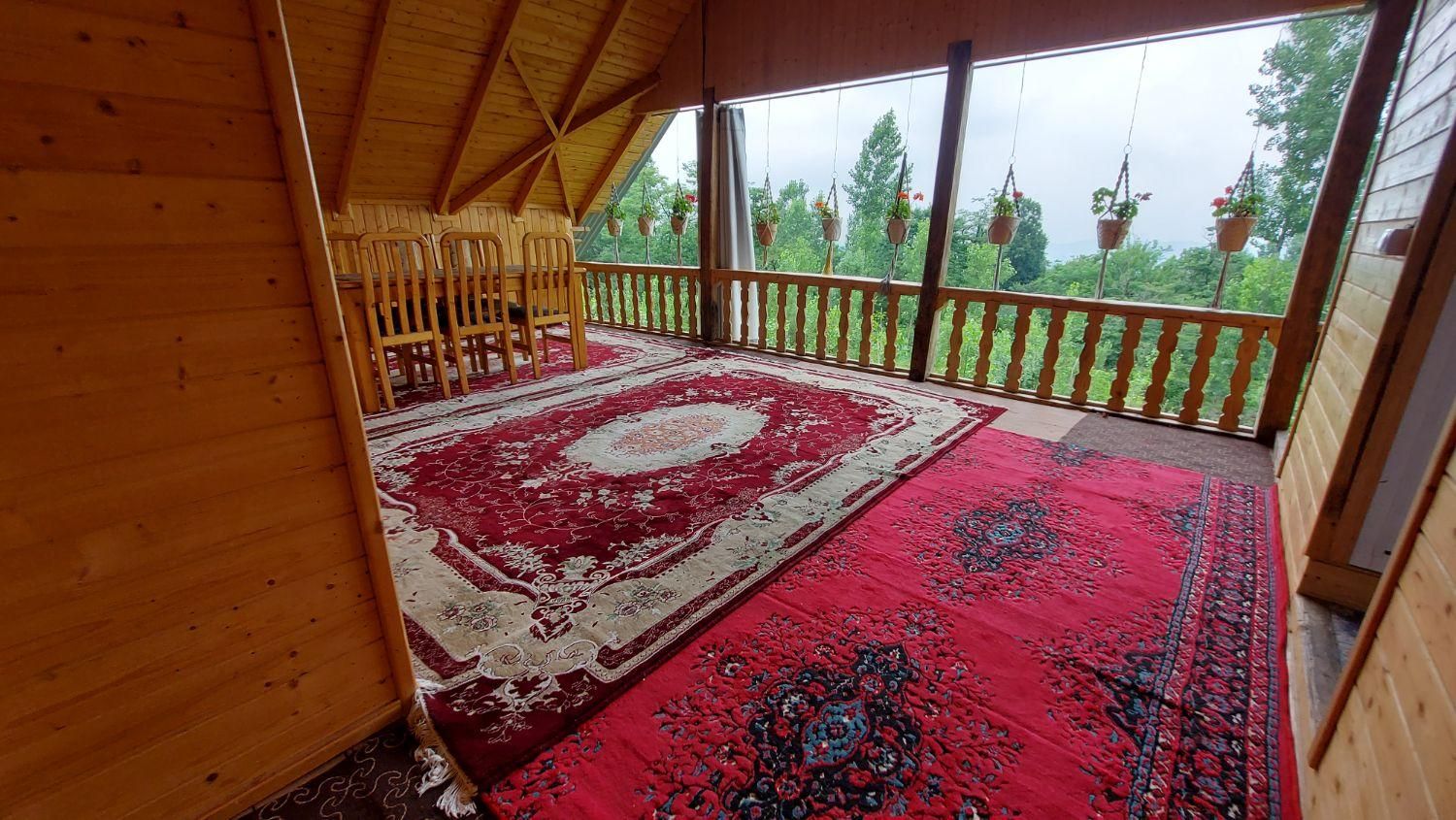 ۱۰۰متر سوئیسی باتراس بزرگ دردل جنگل لفور|اجارهٔ کوتاه‌مدت ویلا و باغ|مرزیکلا, |دیوار