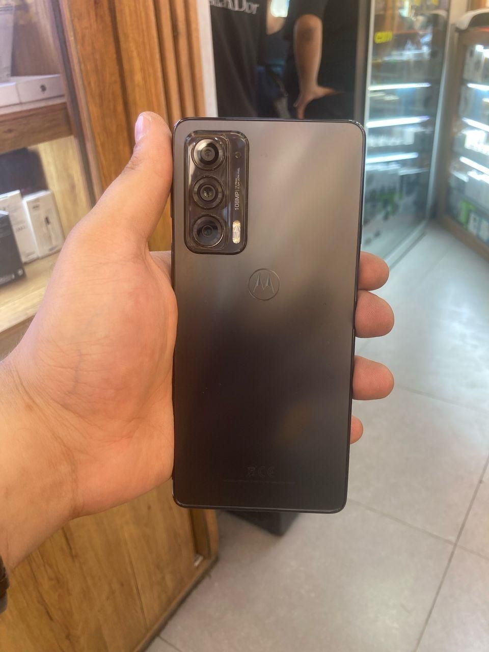 Motorola edge20 128GB ram8|موبایل|تهران, جمهوری|دیوار