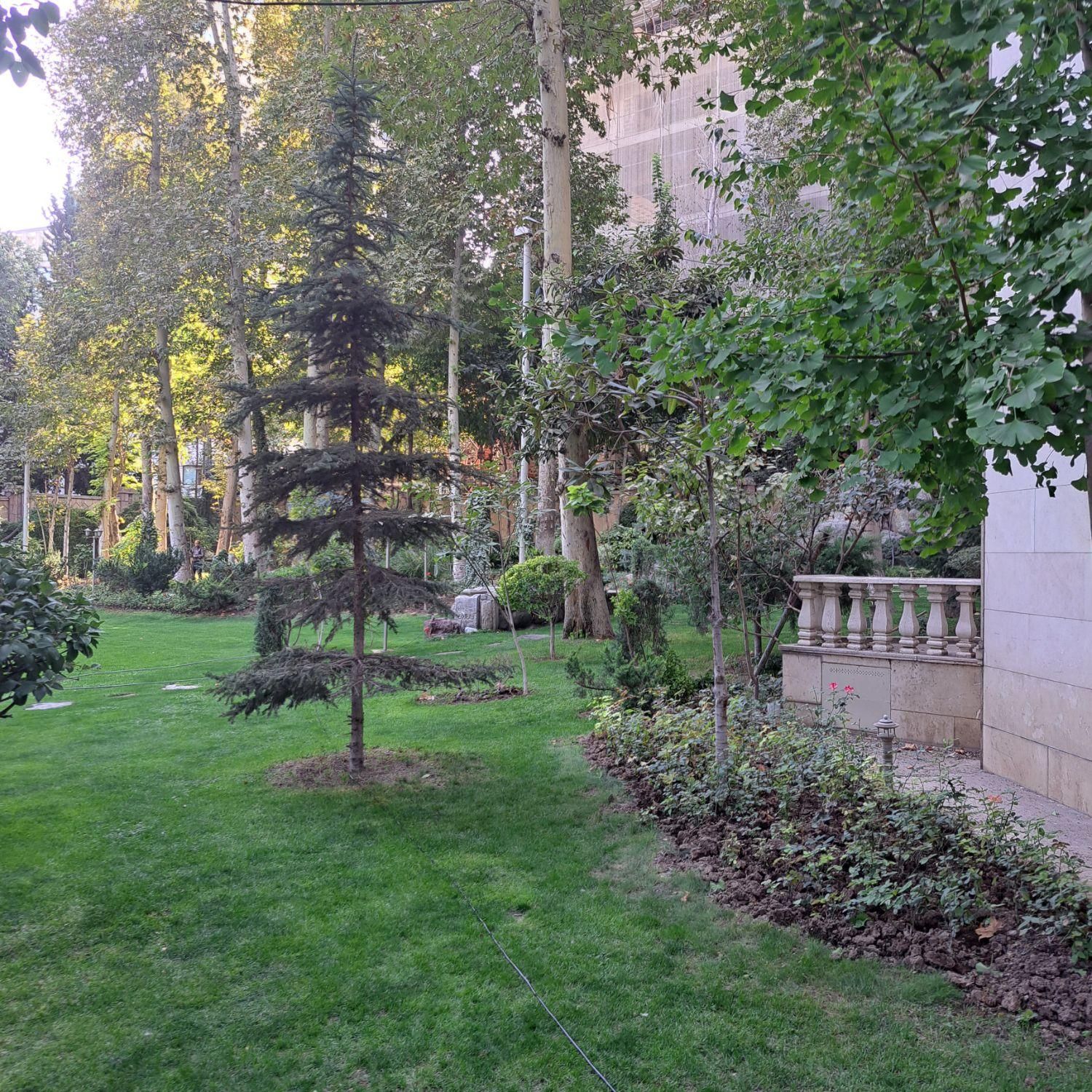 ۳۷۰ متری ۴ خوابه برج باغ  مشجر تراس بزرگ در فرشته