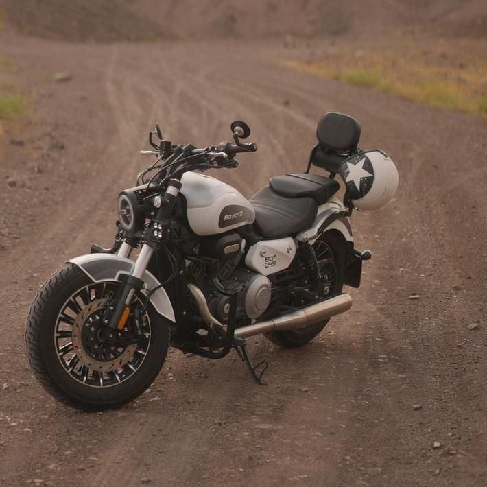 بندا راک سفید|موتورسیکلت|رشت, سعدی (تختی)|دیوار