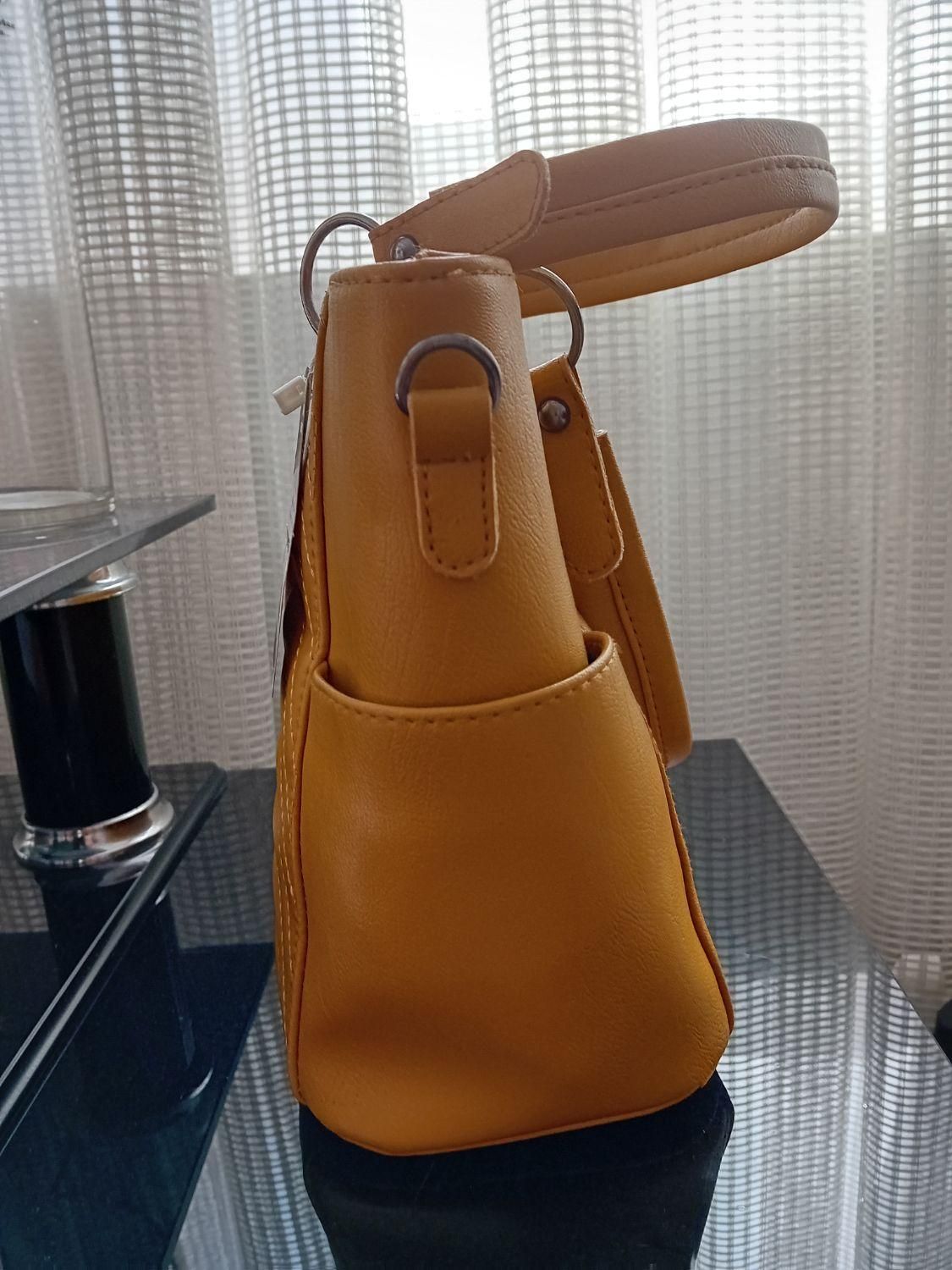 کیف چرم زیبا و تمیز|کیف، کفش، کمربند|تبریز, |دیوار