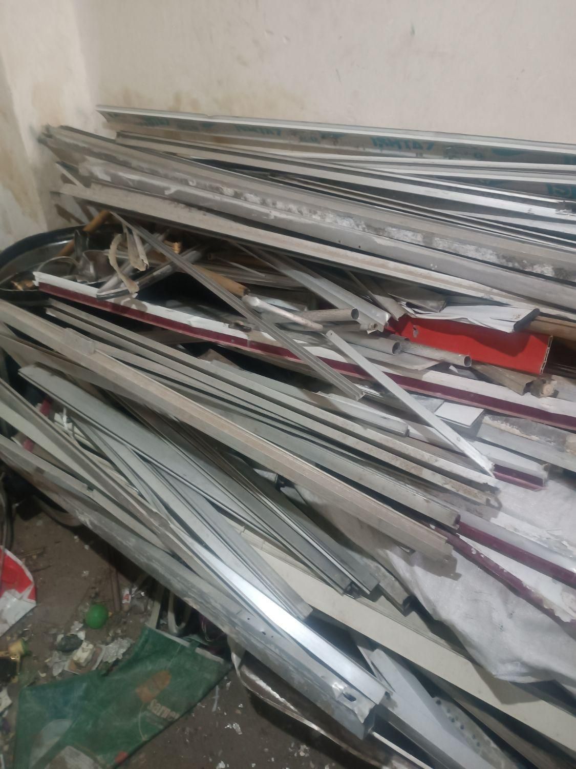 فروش خرید ضایعات آهن آلومینیوم مس برنج درپنجره|عمده‌فروشی|مشهد, دانشجو|دیوار