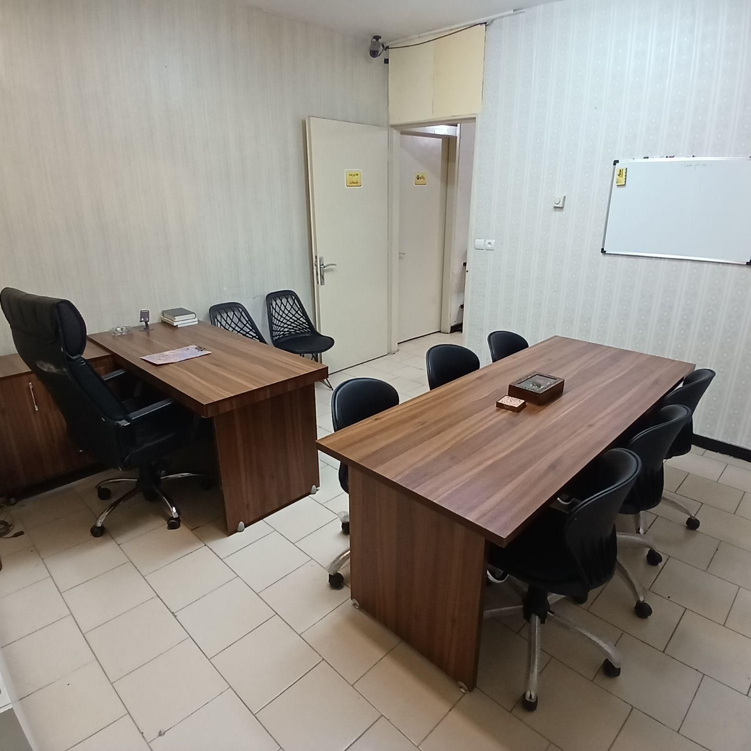 اجاره روزانه اتاق ۲۵ متری در دانشگاه تهران|اجارهٔ کوتاه‌مدت دفتر کار و فضای آموزشی|تهران, دانشگاه تهران|دیوار