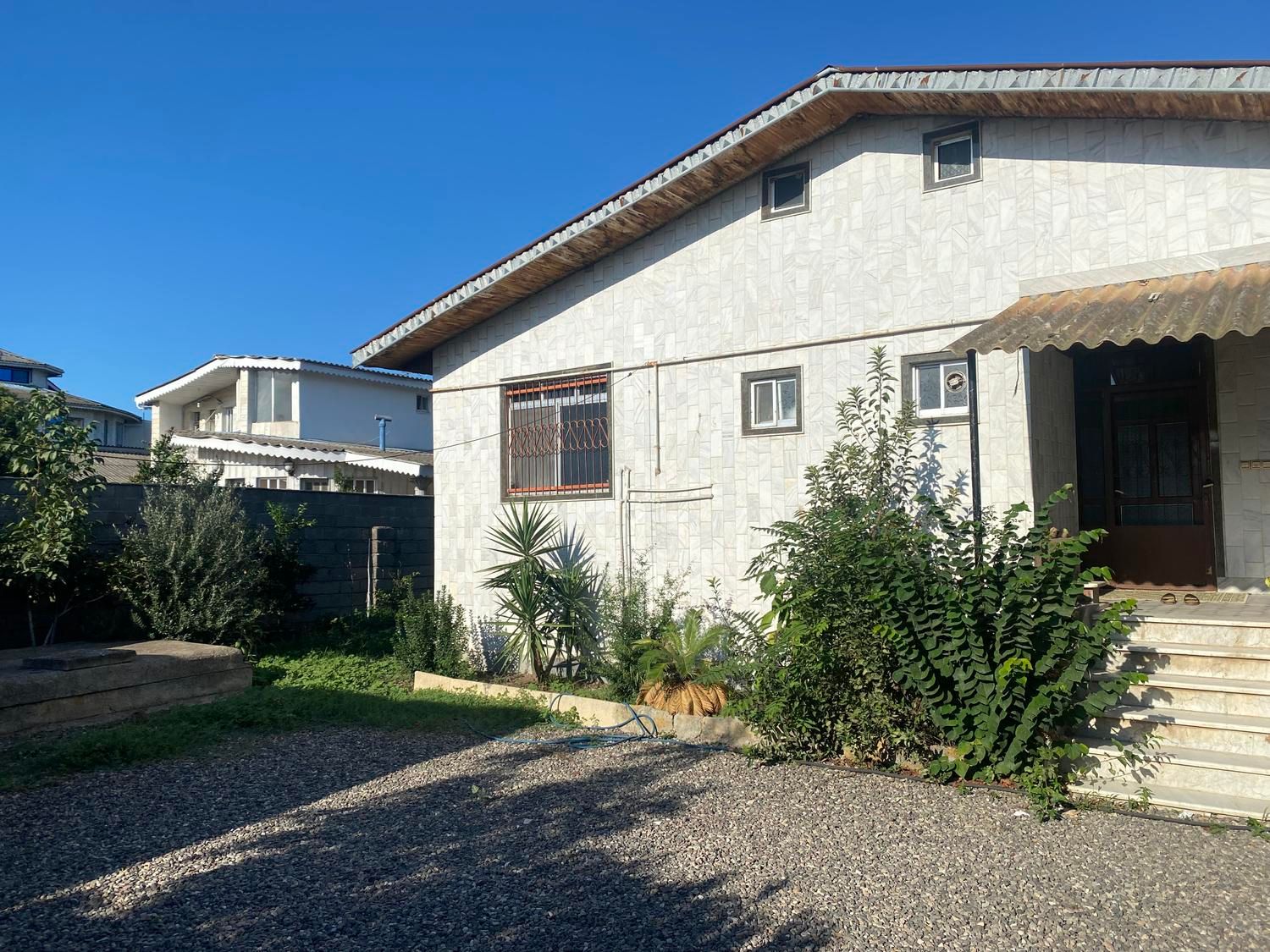 اجاره ویلا نزدیک ساحل|اجارهٔ کوتاهمدت ویلا و باغ|چاف و چمخاله, |دیوار