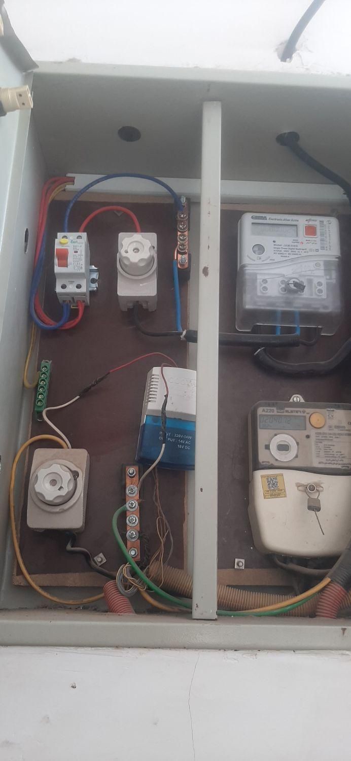 برقکار،برقکاری،برق کاری،خدمات برق،برقکار ساختمان|خدمات پیشه و مهارت|شوش, |دیوار