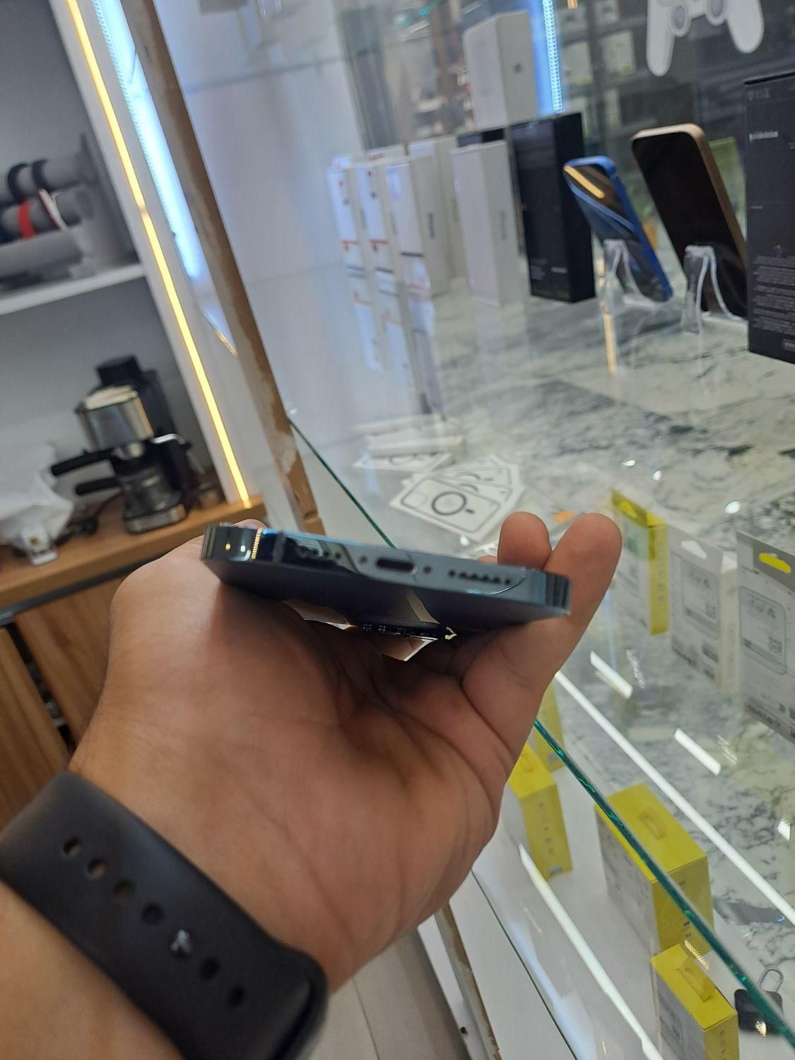 اپل iPhone 12 Pro Max با حافظهٔ ۲۵۶ گیگابایت|موبایل|تهران, صادقیه|دیوار