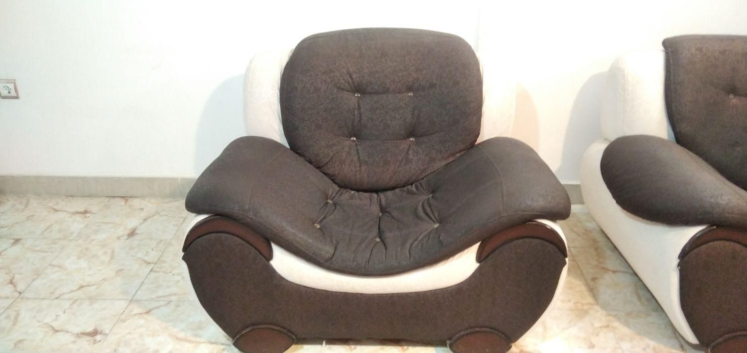 راحتی ۷ نفره چرم|مبلمان خانگی و میز عسلی|ملایر, |دیوار