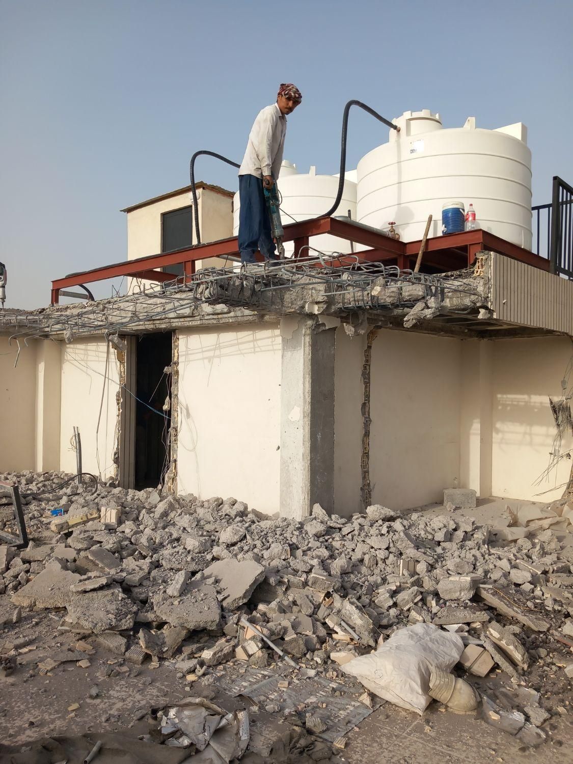 کارگر ساختمانی ،تخریب کردن و تعمیرکاری ساختمان|خدمات پیشه و مهارت|اصفهان, عطار نیشابوری|دیوار