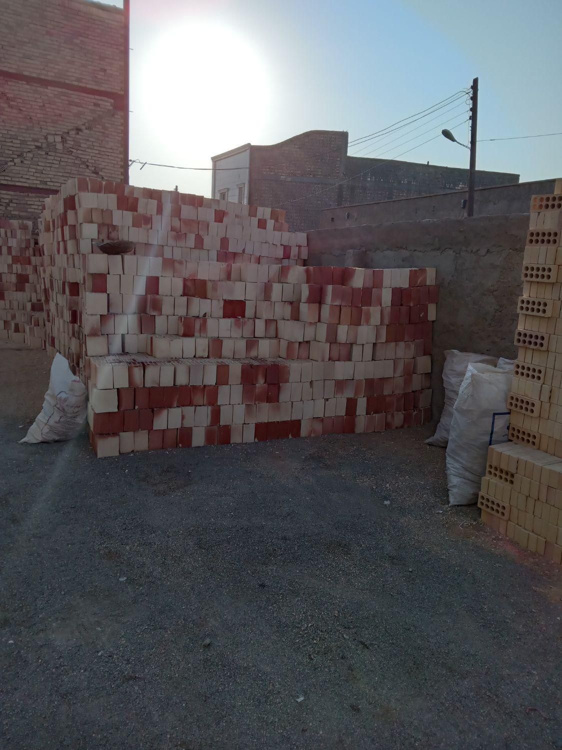 فروش انواع آجر بلوک ۱۵ و۱۰ سانتی|خدمات پیشه و مهارت|زابل, |دیوار
