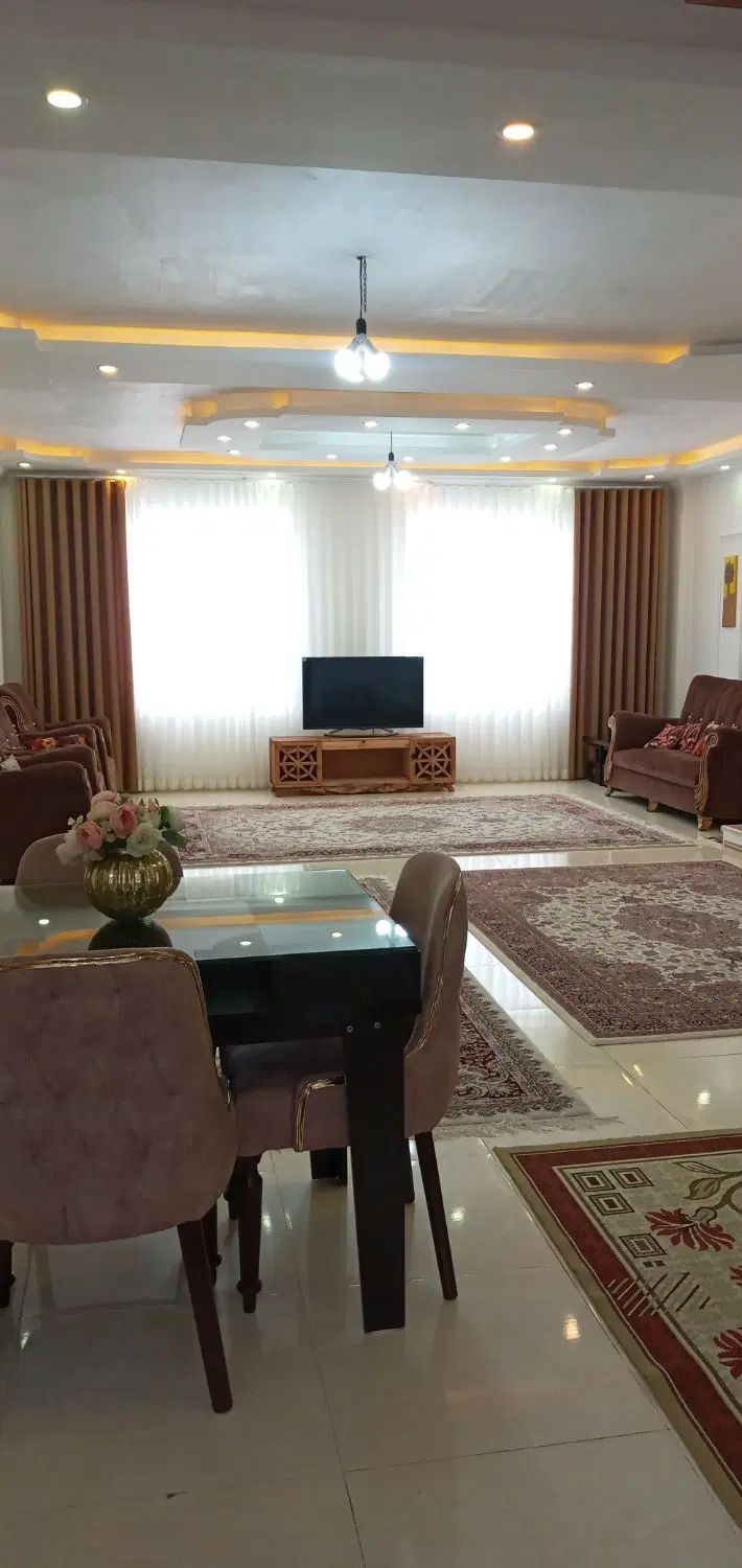 اجاره خانه ویلایی ۳۰۰ متری ۴ خوابه در دخانیات|اجارهٔ خانه و ویلا|رشت, دخانیات|دیوار