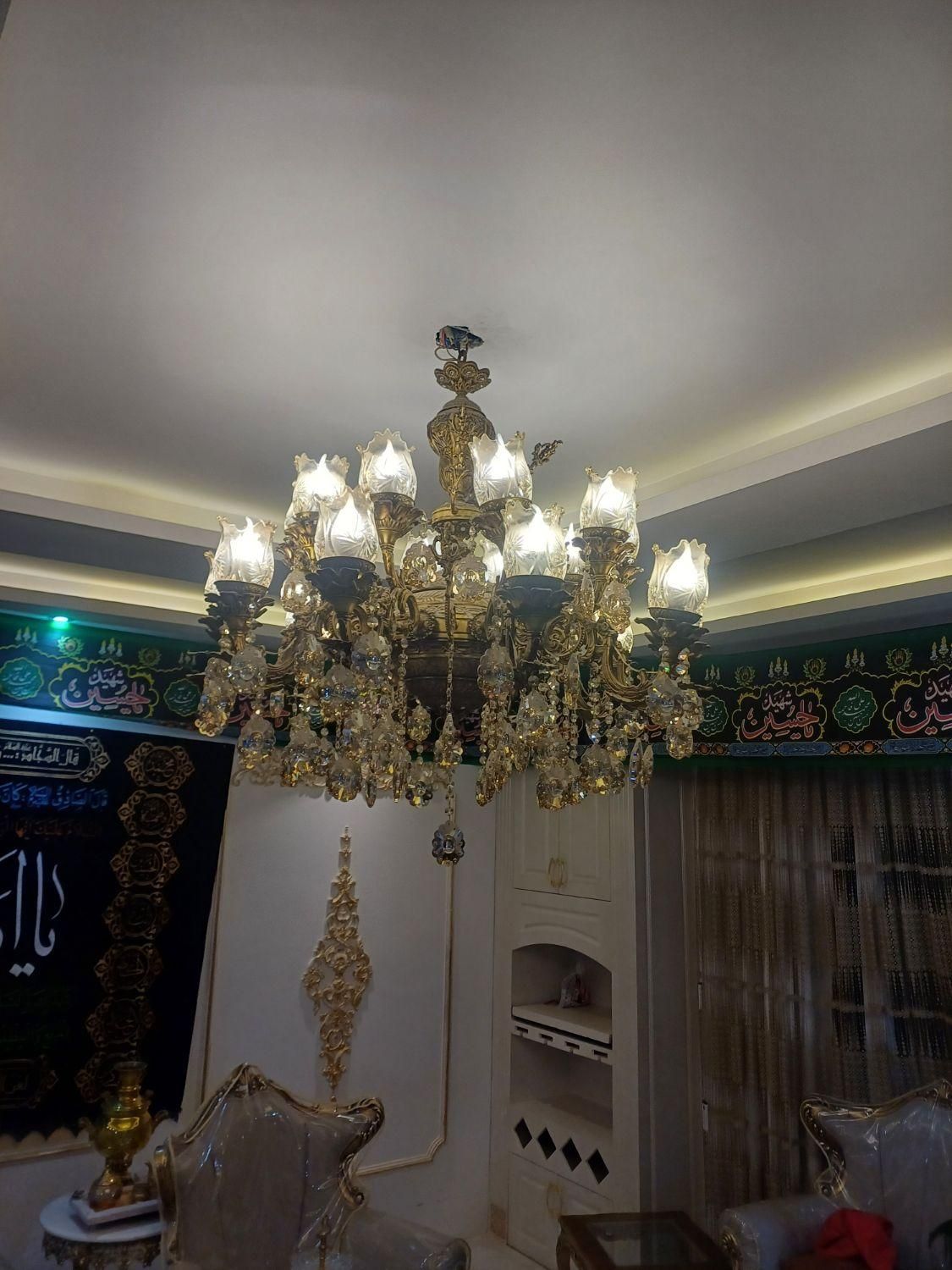 لوستر شاه عباسی بزرگ|لوستر و چراغ آویز|مشهد, رضاشهر|دیوار