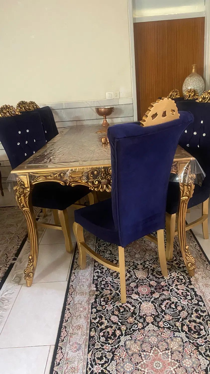 فروش مبل هشت نفره لوکس همراه با پاف‌کاملاً نو|مبلمان خانگی و میز عسلی|سیرجان, |دیوار
