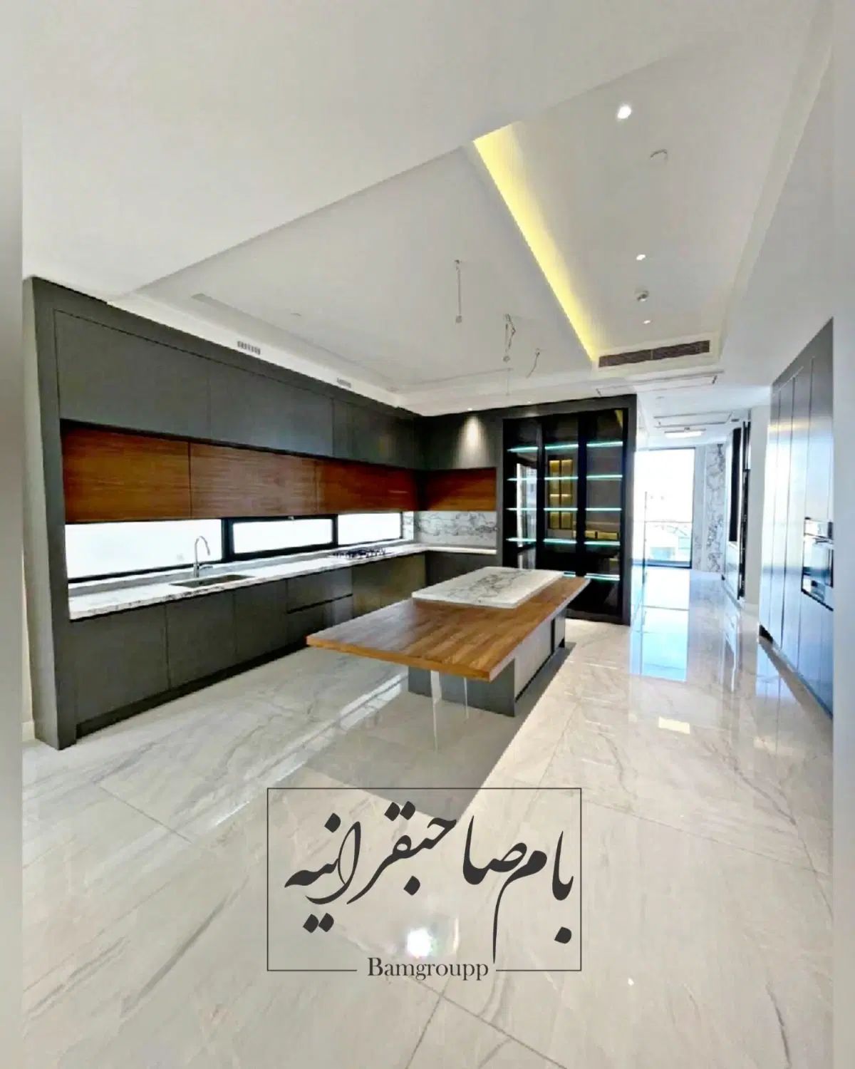 لاله/ارتش/۲۵۰متر/۲پارکینگ/مشاعات آبی فعال|فروش آپارتمان|تهران, سوهانک|دیوار