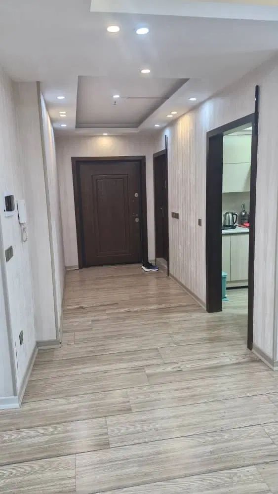۱۴۰متر دفترکارفلت/بر خیابان جی/ابتدای خواجه عمید|اجارهٔ دفتر کار، اتاق اداری، مطب|اصفهان, سروستان|دیوار