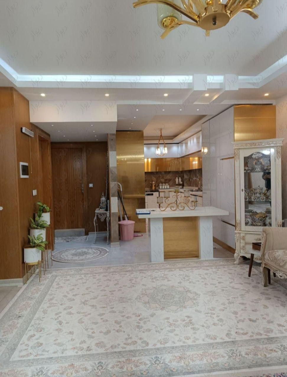 آپارتمان۱۱۰متری/۲خوابه/روبه افتاب/تکواحدی/برازنده|فروش آپارتمان|اصفهان, الهیه|دیوار