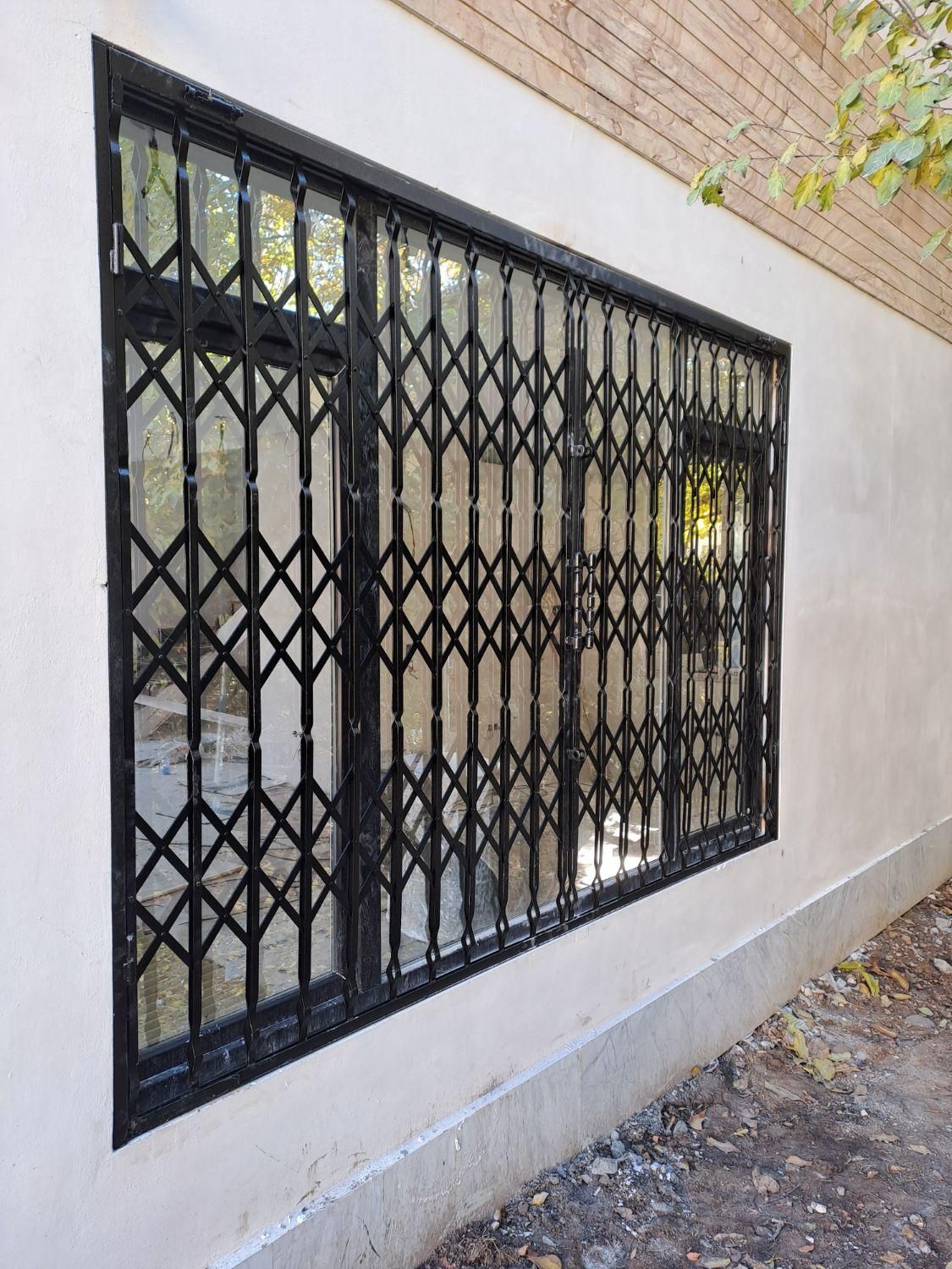 ساخت و نصب انواع حفاظ اکاردئونی.فرفورژه وثابت و.|خدمات پیشه و مهارت|آبسرد, |دیوار