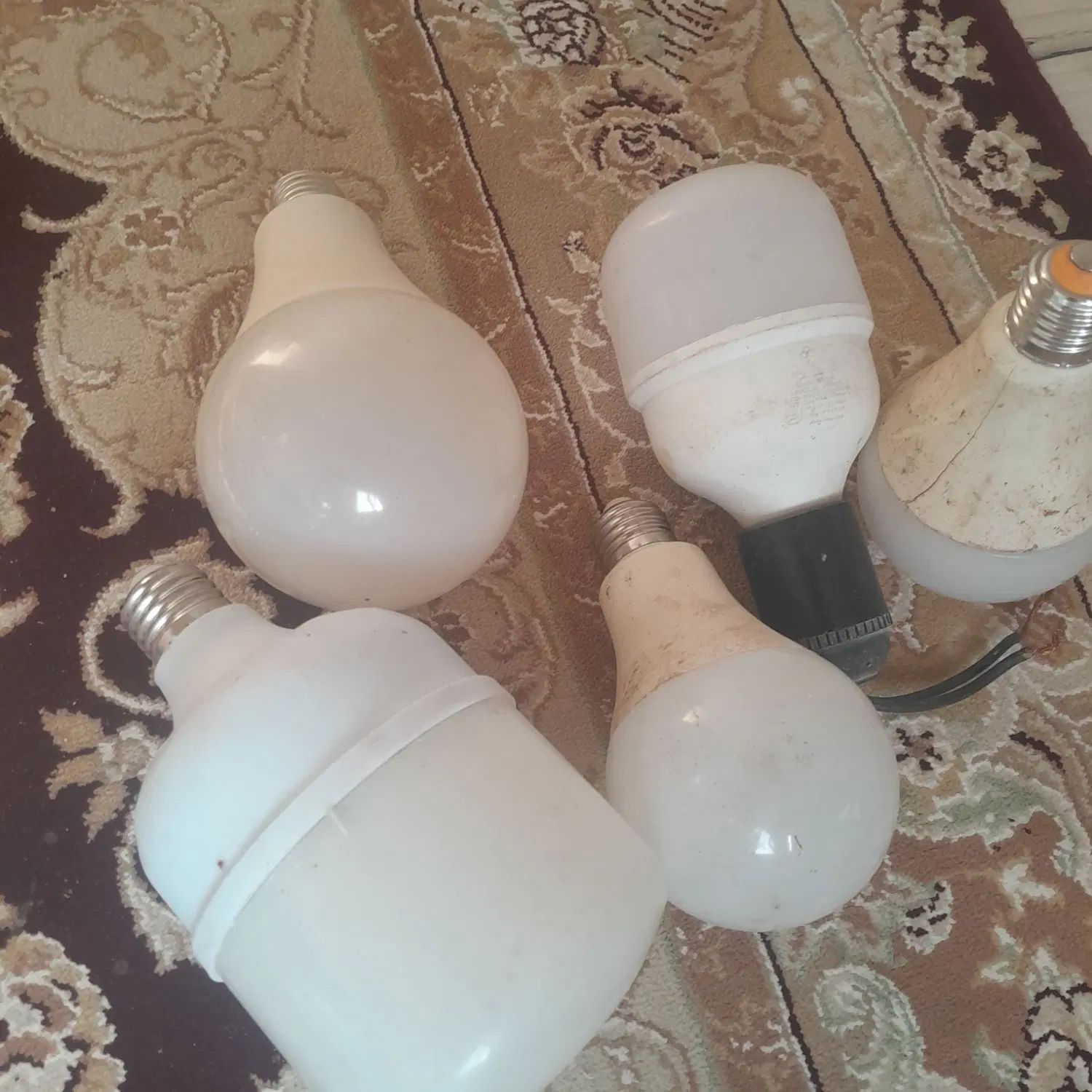 شارژه باطری شارژی لامپ ۳راهی تبدیل‌اَره گونیا پیچ|ابزارآلات|رشت, استقامت ۱|دیوار