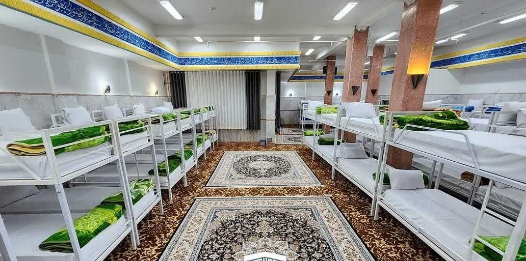 سالن زایرسرا حسینیه سویت هتل با غذا|اجارهٔ کوتاه‌مدت آپارتمان و سوئیت|مشهد, امام رضا (ع)|دیوار