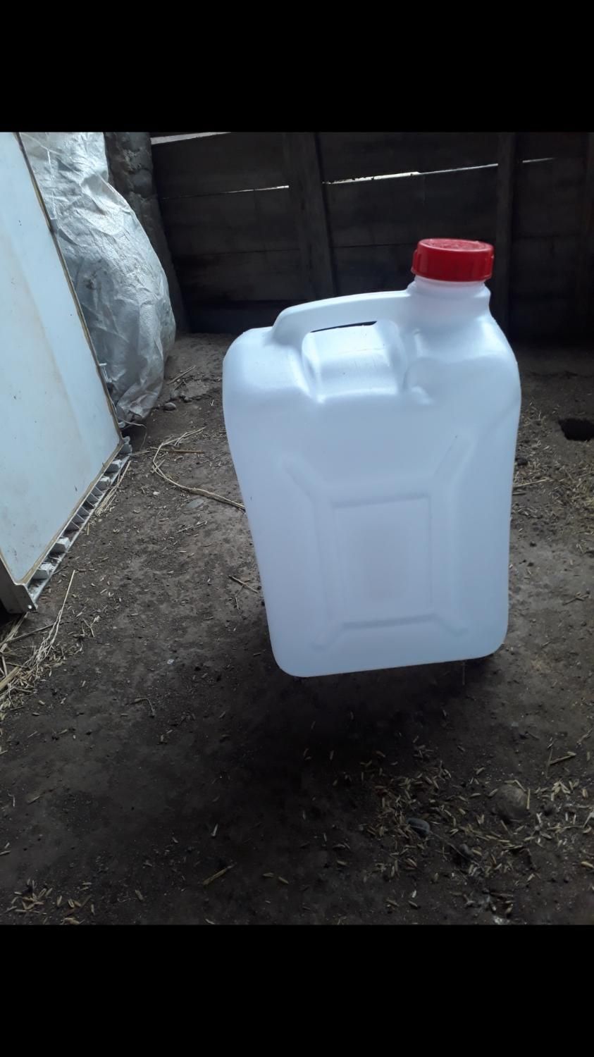 دبه های20لیتری سالمه سالم و درحد|ظروف نگهدارنده، پلاستیکی، یکبارمصرف|ماسال, |دیوار