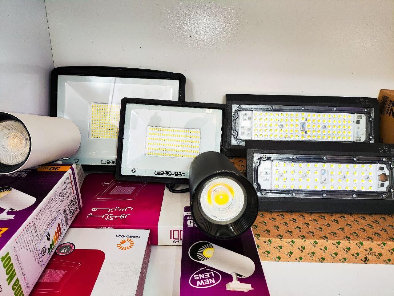 پرژکتور led و پرژکتور ریلی.برق آبی|لامپ و چراغ|اصفهان, شیخ اشراق|دیوار
