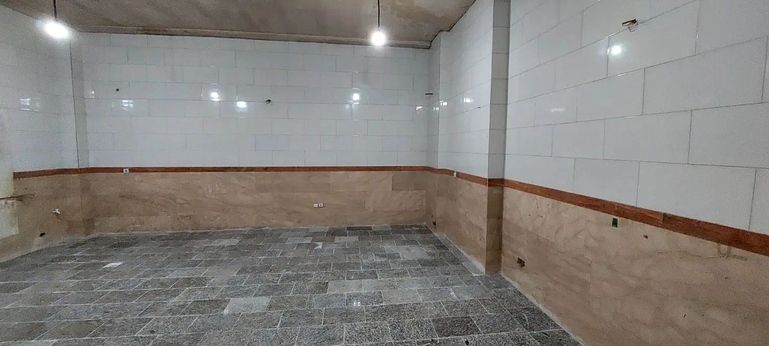اجاره و رهن مغازه ۵۶ متری ارتفاع ۵متر تا سقف کاشی|اجارهٔ مغازه و غرفه|اردبیل, |دیوار