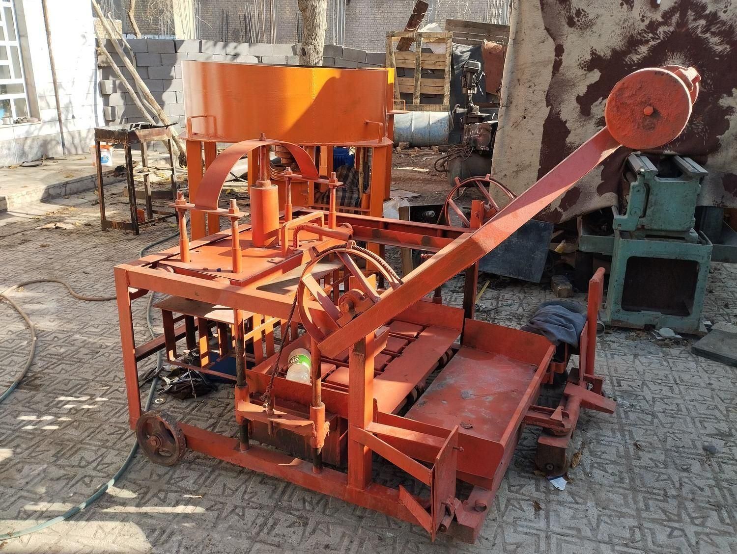 دستگاهای بلوک زنی ، مخلوط کن ، میز ویبره|ماشینآلات صنعتی|شیراز, گویم|دیوار