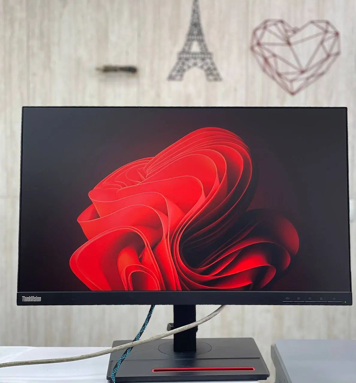 مانیتور ۲۴ اینچ LENOVO فریم لس بسیار شیک و خاص|قطعات و لوازم جانبی رایانه|اندیشه, اندیشه فاز ۱|دیوار