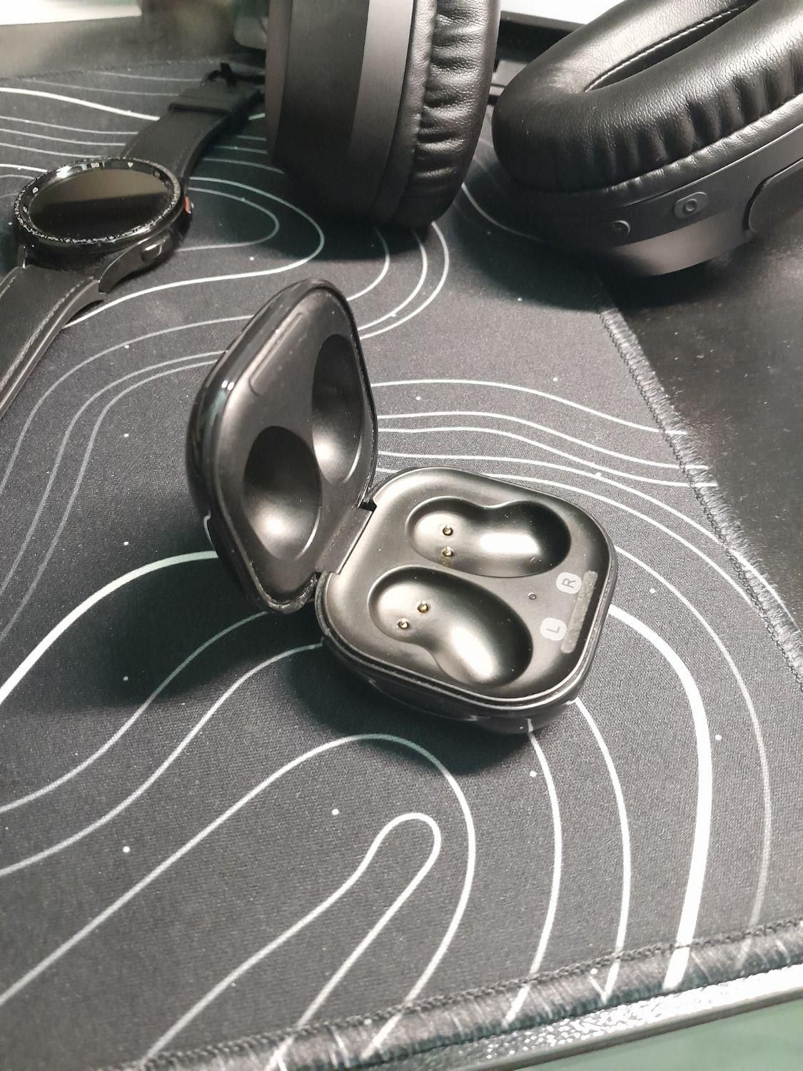 کیس هندزفری galaxy buds live|لوازم جانبی موبایل و تبلت|فردیس, |دیوار