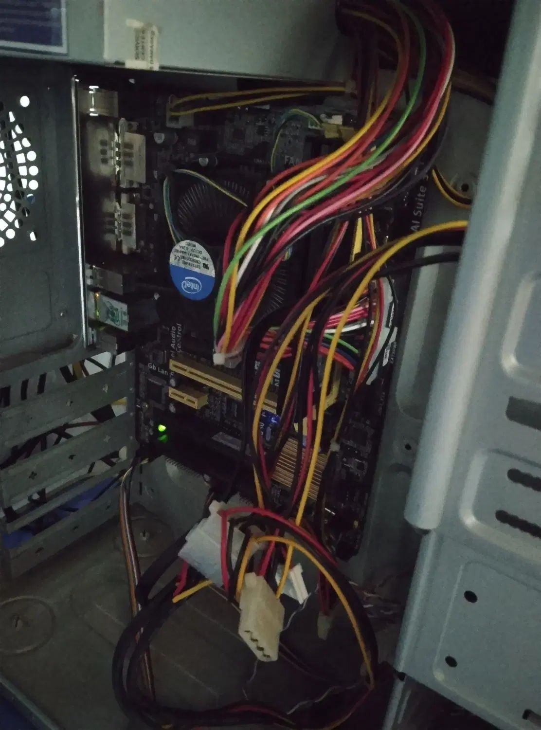 کیس DDR3 با رم ۸گیگ کروشیال با مانیتور ۱۹ اینچ|رایانه رومیزی|گلبهار, شهر جدید گلبهار|دیوار
