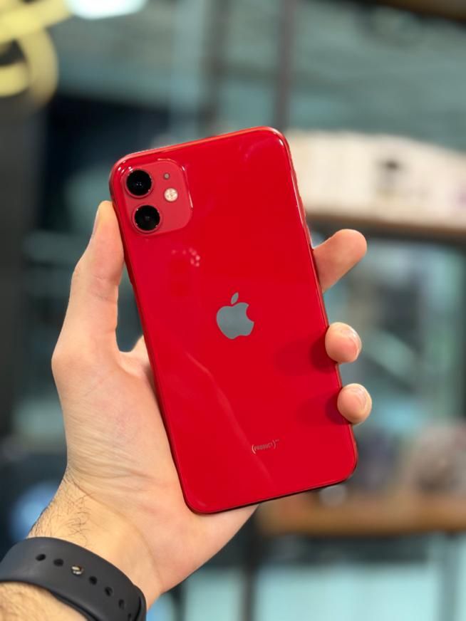 اپل iphone11 حافظه ۱۲۸ رنگ قرمز باتری ۸۲|موبایل|تهران, ایوانک|دیوار