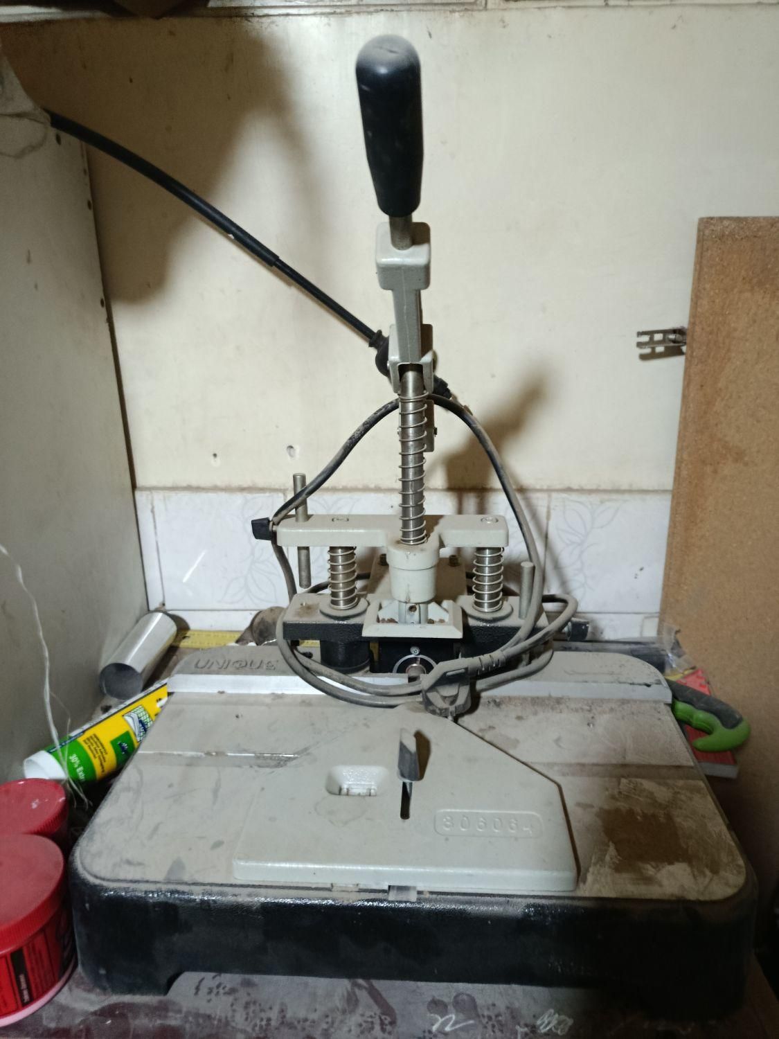 دم چلچله|ابزارآلات|کرج, ساسانی (قلمستان)|دیوار