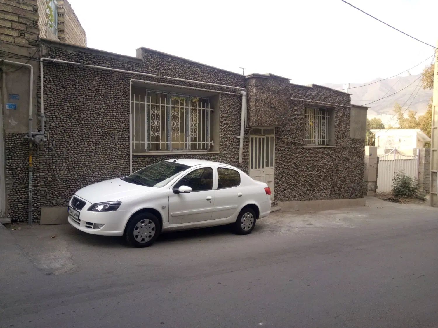 اجاره به خانم مجرد ویلایی نقلی نزدیک میدان کرج|اجارهٔ خانه و ویلا|کرج, حصار|دیوار