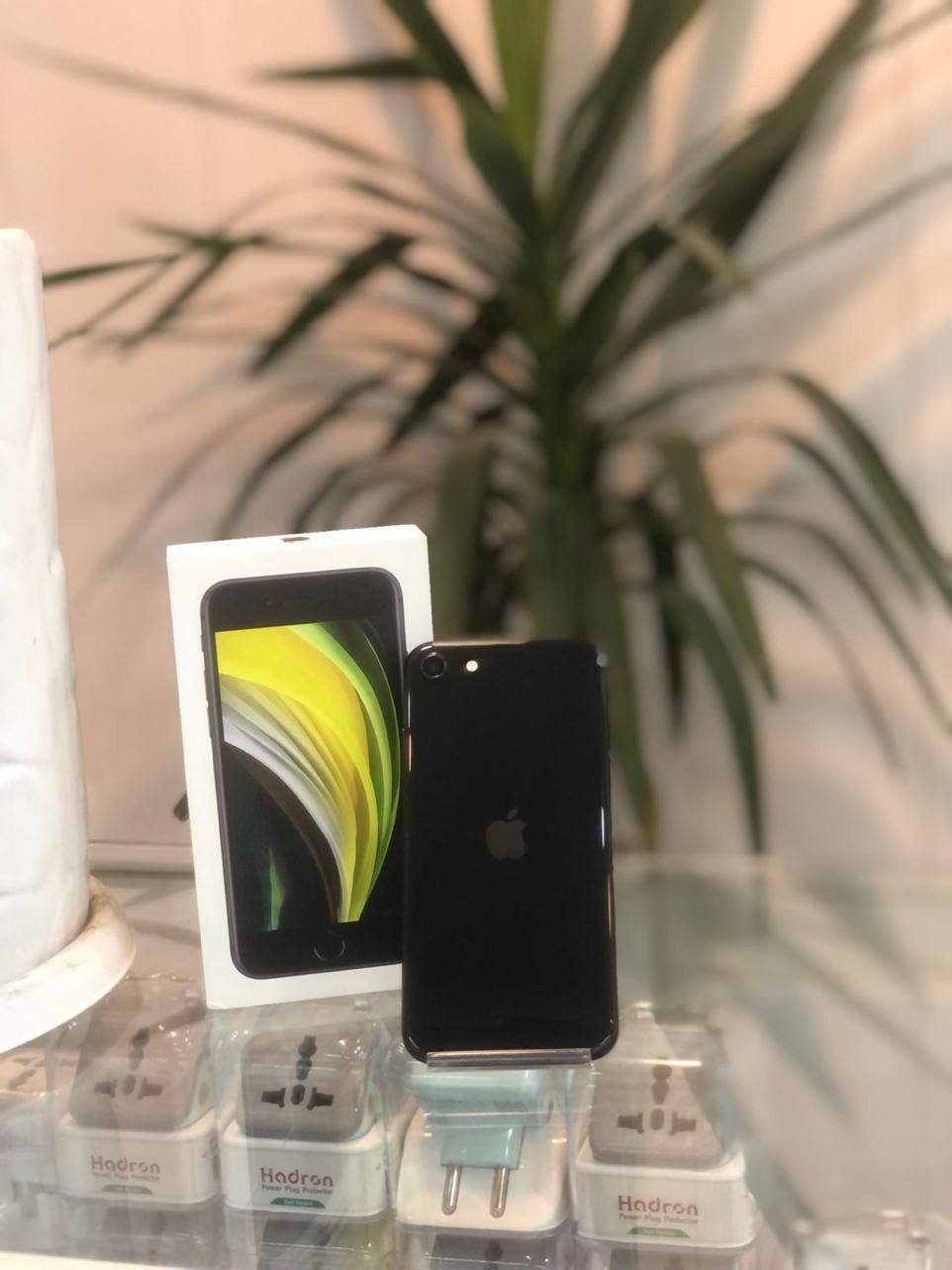 iphone se 2020 128g|موبایل|کرج, گوهردشت|دیوار