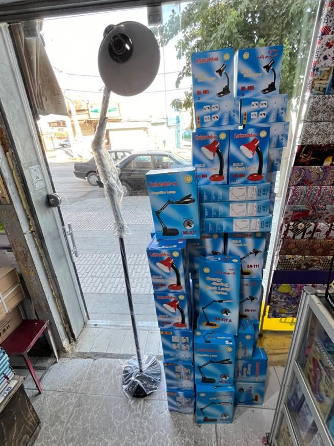 چراغ مطالعه و ذره بین و پایه دار مهندسی آرایشی|لوازم التحریر|کرمانشاه, |دیوار