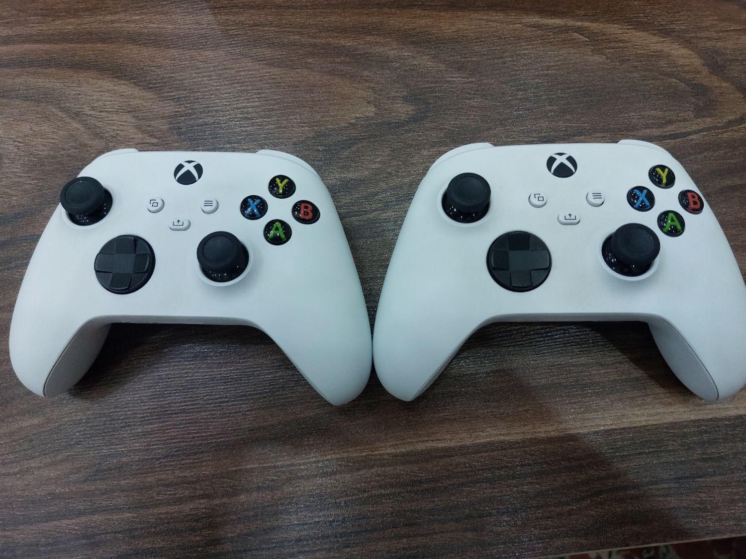 xbox seris sتمیز  همراه دو دسته|کنسول، بازی ویدئویی و آنلاین|اصفهان, بیدآباد|دیوار