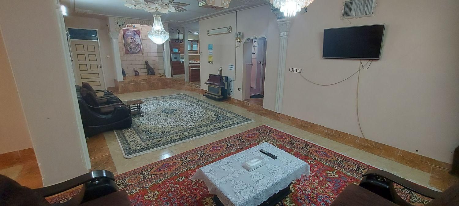اجاره روزانه هتل آپارتمان سوئیت منزل مبله|اجارهٔ کوتاه‌مدت آپارتمان و سوئیت|شیراز, باغ تخت|دیوار